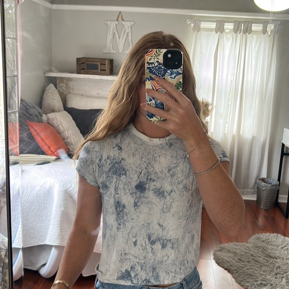 Lululemon Tee - Picture 1 of 3